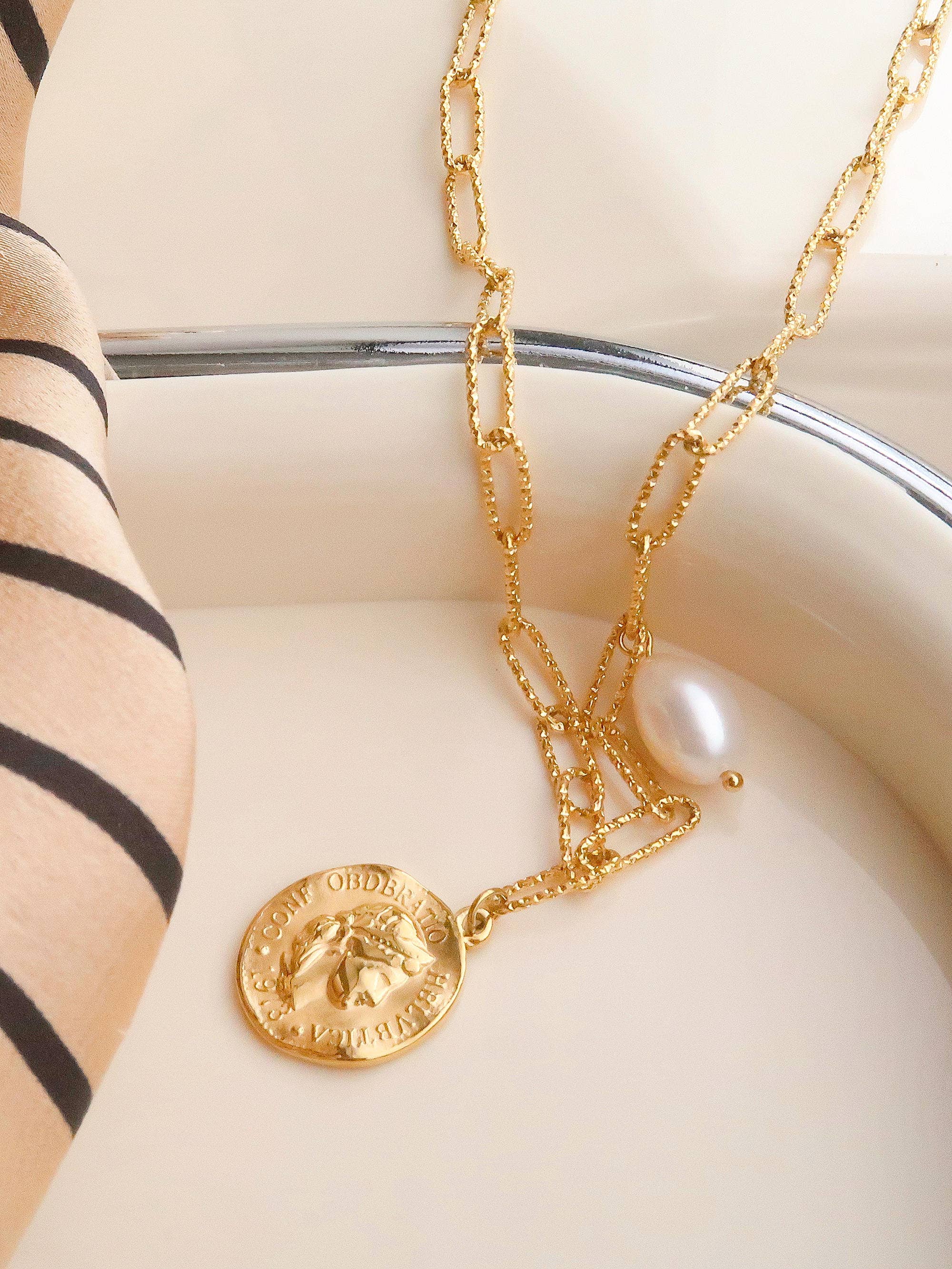Isabell Coin Chain Necklace | 18K Gold-plated Non-Tarnish