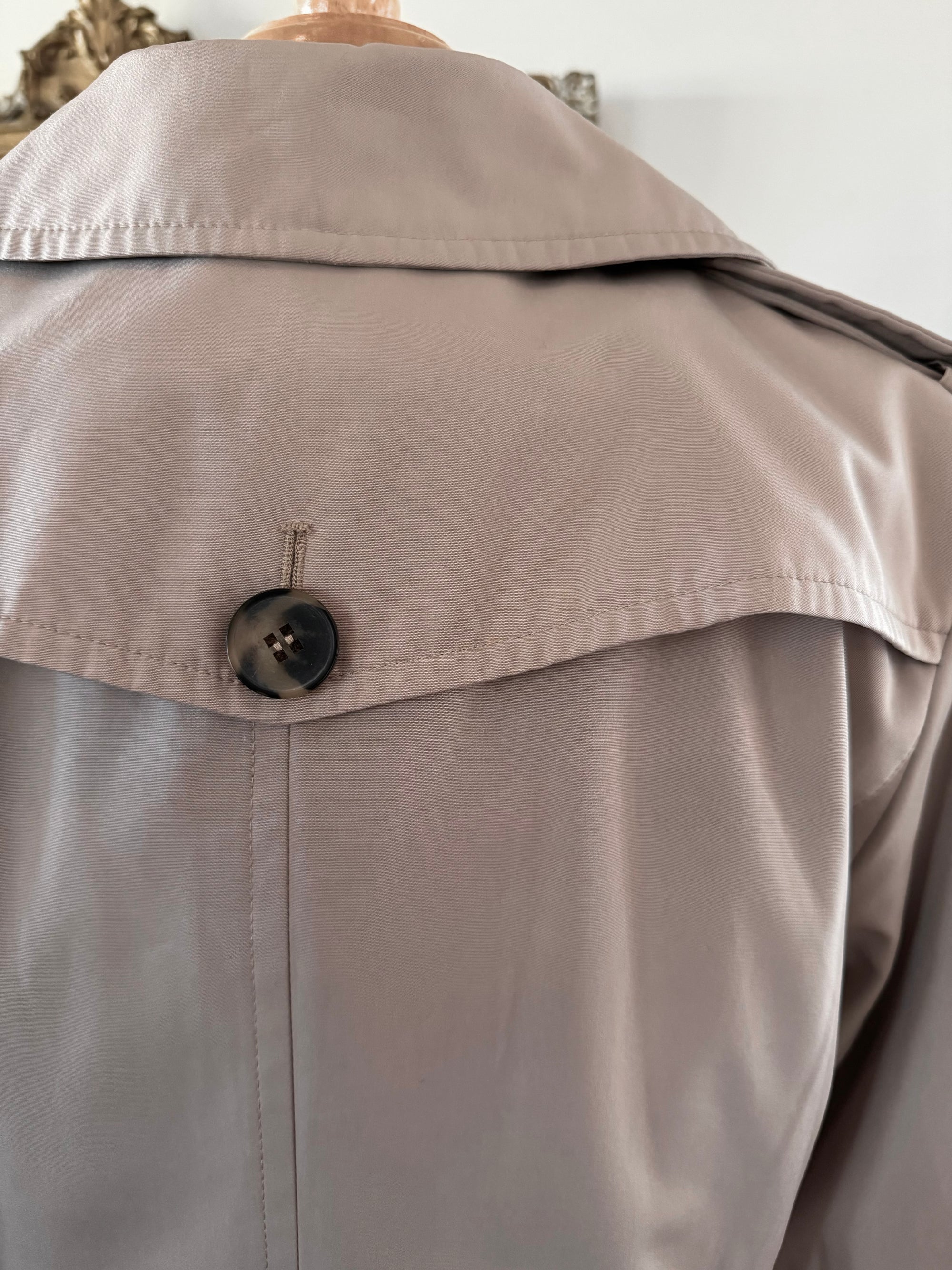 Secondhand Beige Trench Coat | LONDON FOG Size Petite M