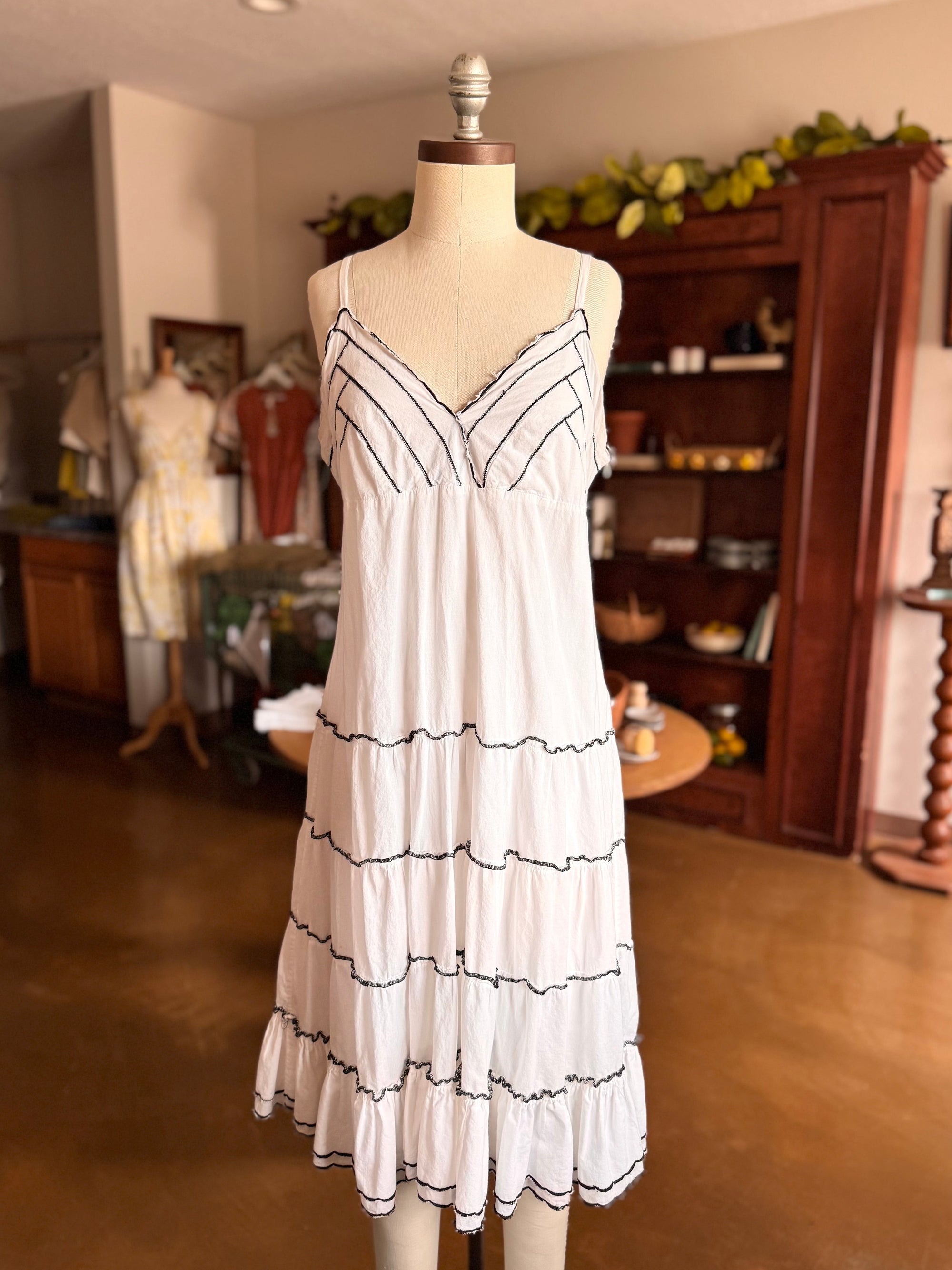 Vintage 90s White Cotton Tiered Sun Dress | Size M